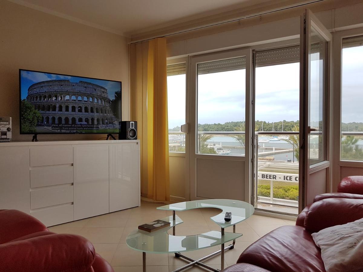 Apartment Dubravka Near The Sandy Beach Medulin Exterior photo