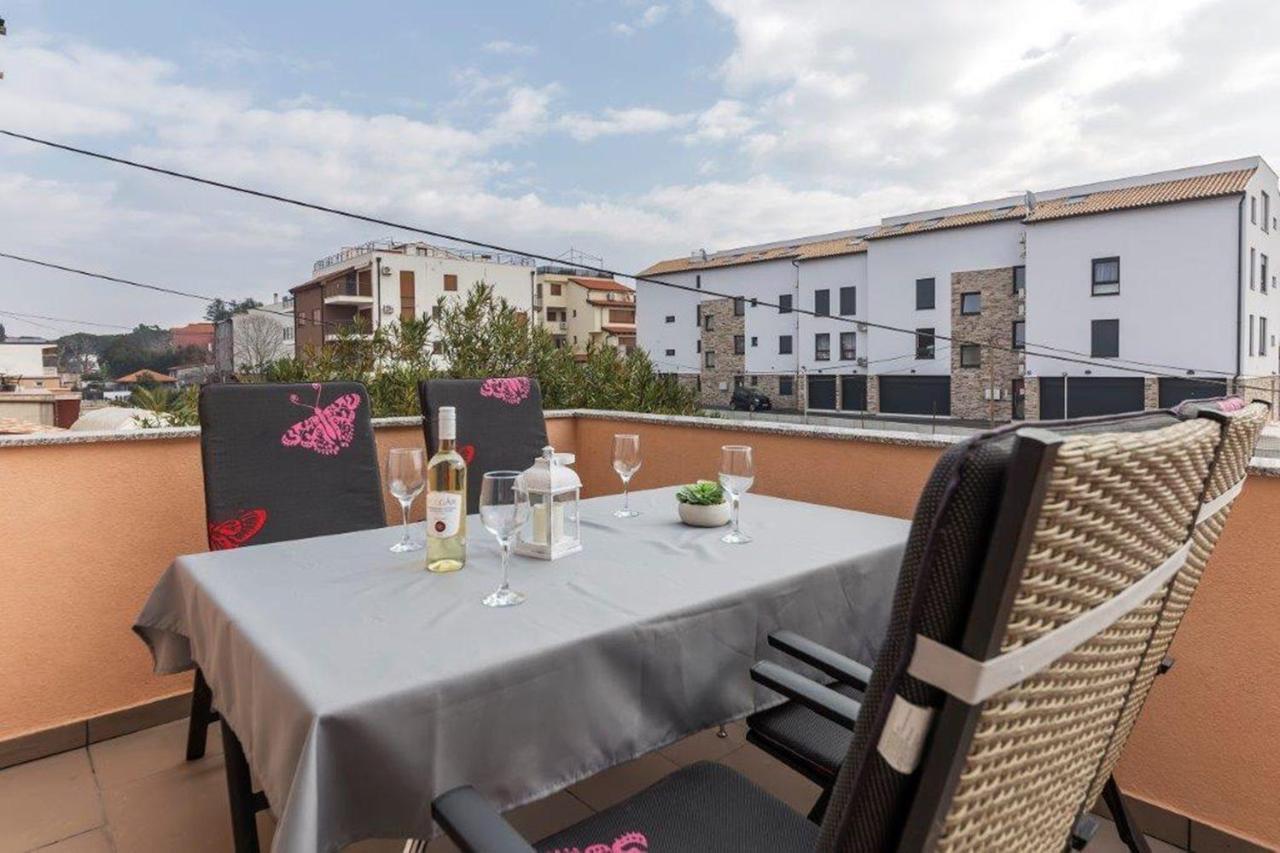 Apartment Dubravka Near The Sandy Beach Medulin Exterior photo