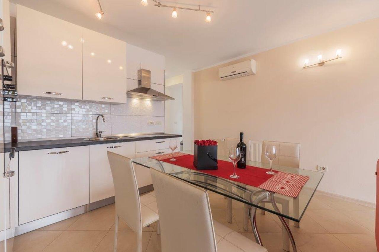 Apartment Dubravka Near The Sandy Beach Medulin Exterior photo