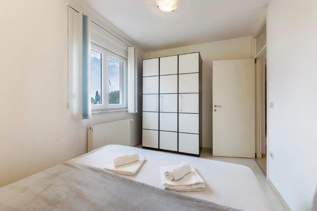 Apartment Dubravka Near The Sandy Beach Medulin Exterior photo